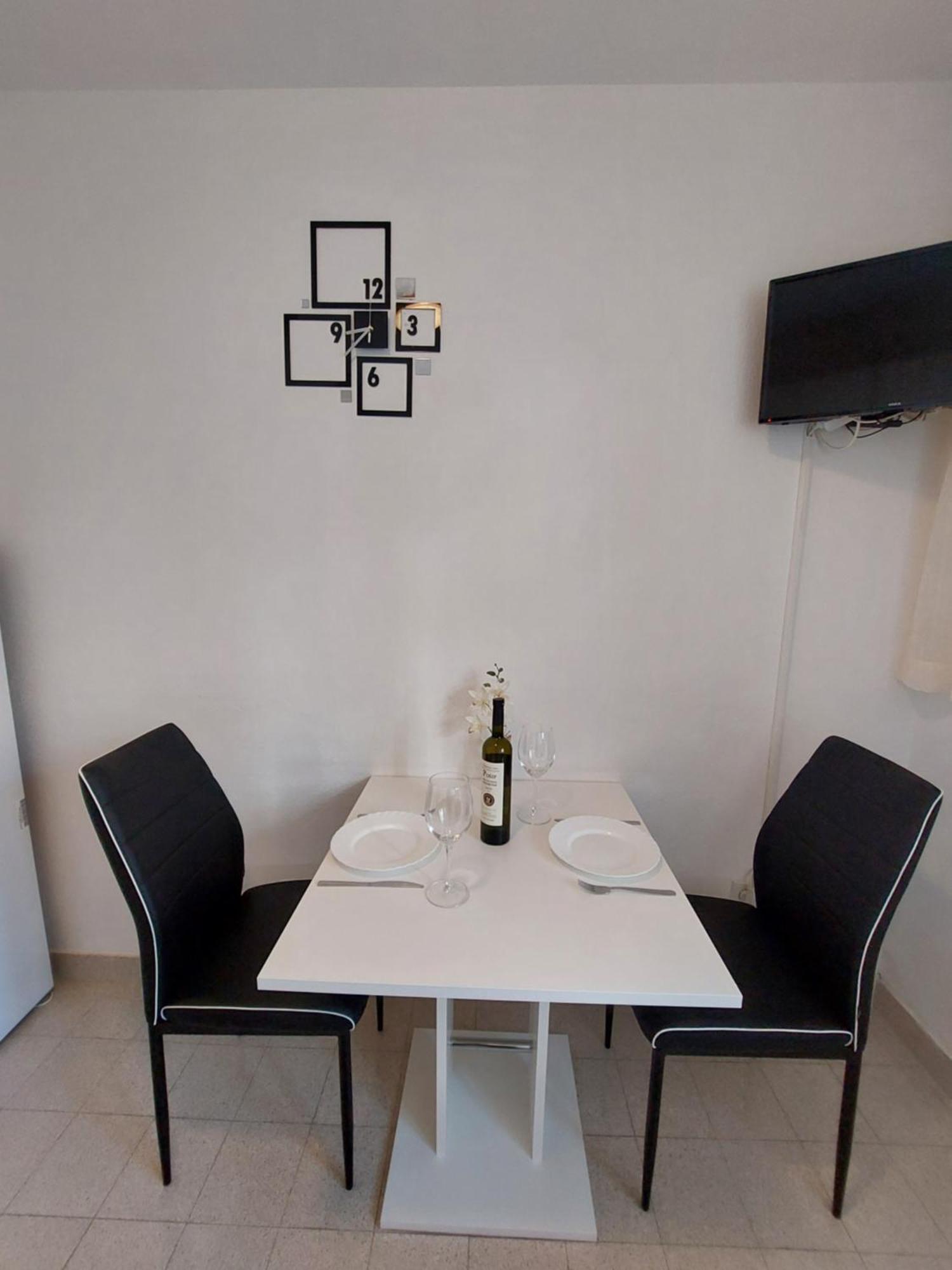 Apartments Dora Χβαρ Εξωτερικό φωτογραφία